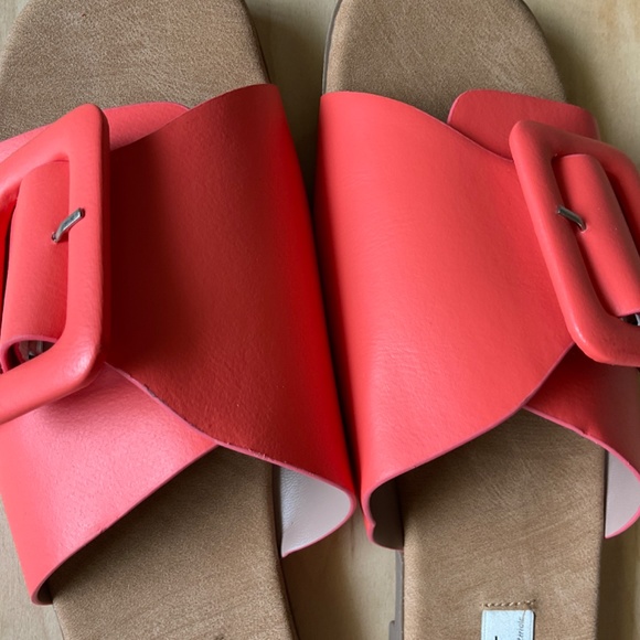 Mat & Nat CYNDIE Fleur Women's Vegan Flat Sandals - Picture 4 of 4